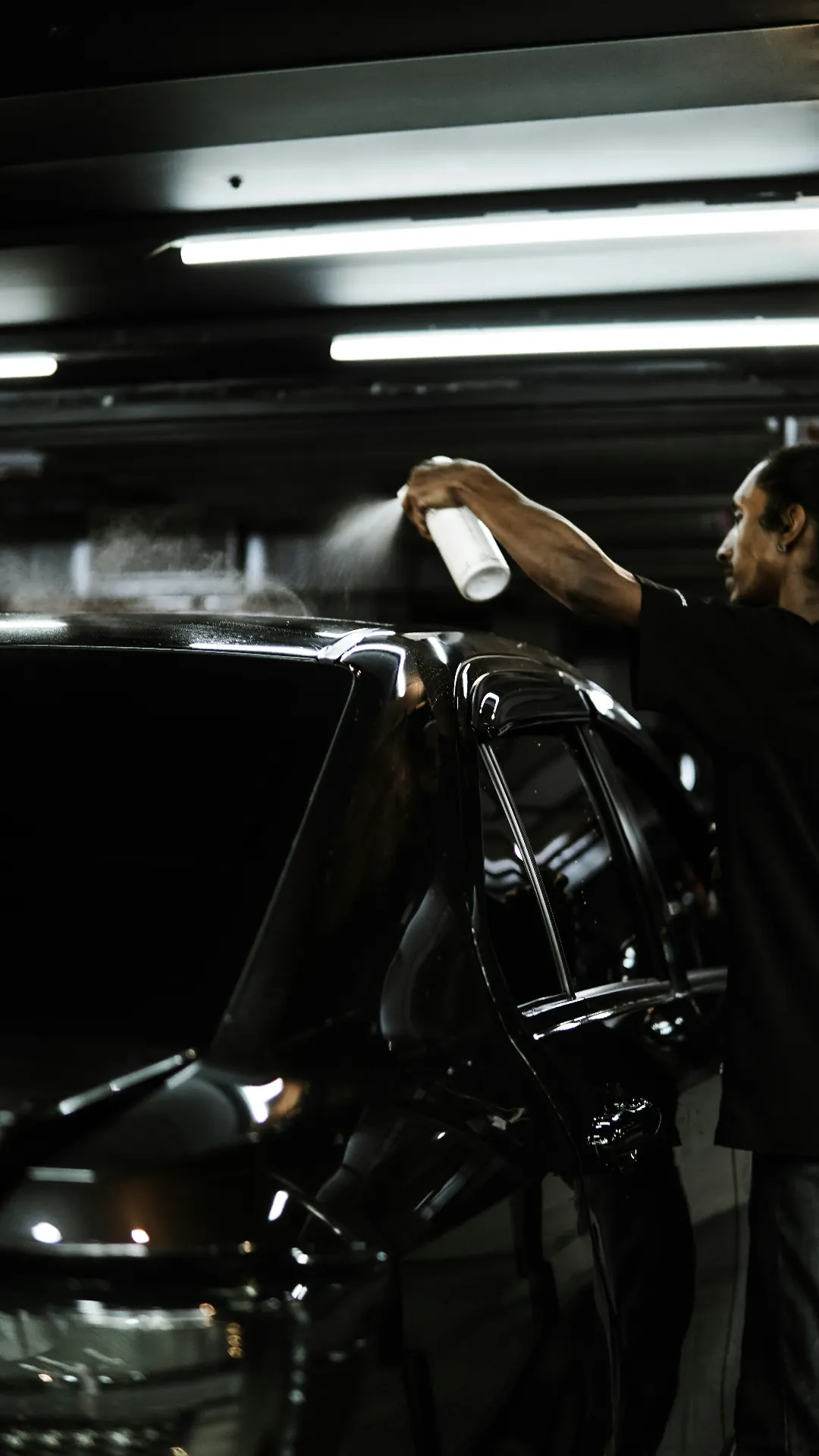 Auto detailing service business in Connecticut applying ceramic coating — content captured by Vibras marketing agency